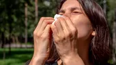 Cum îți dai seama că te chinuie alergia la polen, nu o răceală. Felul în care strănuți e un semn clar