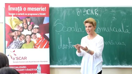 Teo Trandafir şi Dani Oţil le explică elevilor beneficiile învăţământului profesional!