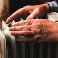 Ajutorul pentru încălzire 2026-2027! Cine poate primi bani de la stat pentru gaze, curent și lemne