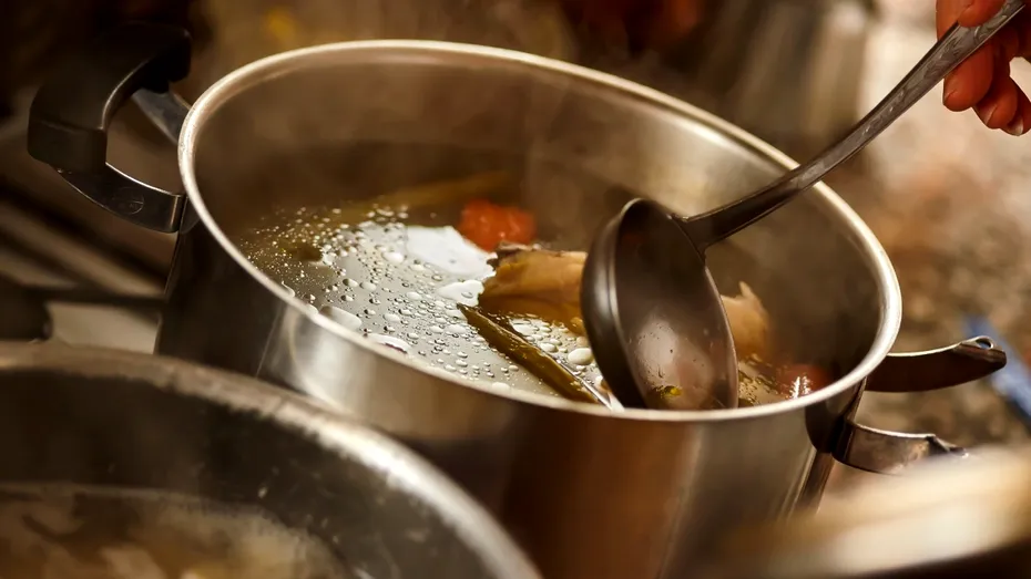 Supa care te întinerește. Scapi de riduri dacă o mănânci zilnic