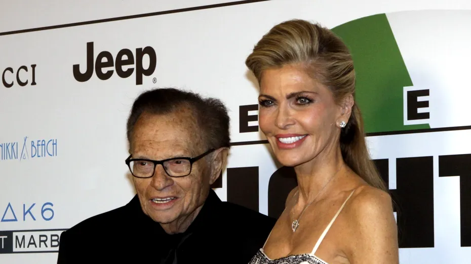Văduva lui Larry King câștigă bătălia pentru averea sa. Shawn King obține 100 de milioane de dolari în Instanță