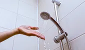 Apa caldă ajunge călâie la robinet? Temperatura pe care furnizorul trebuie să o asigure la intrarea în bloc