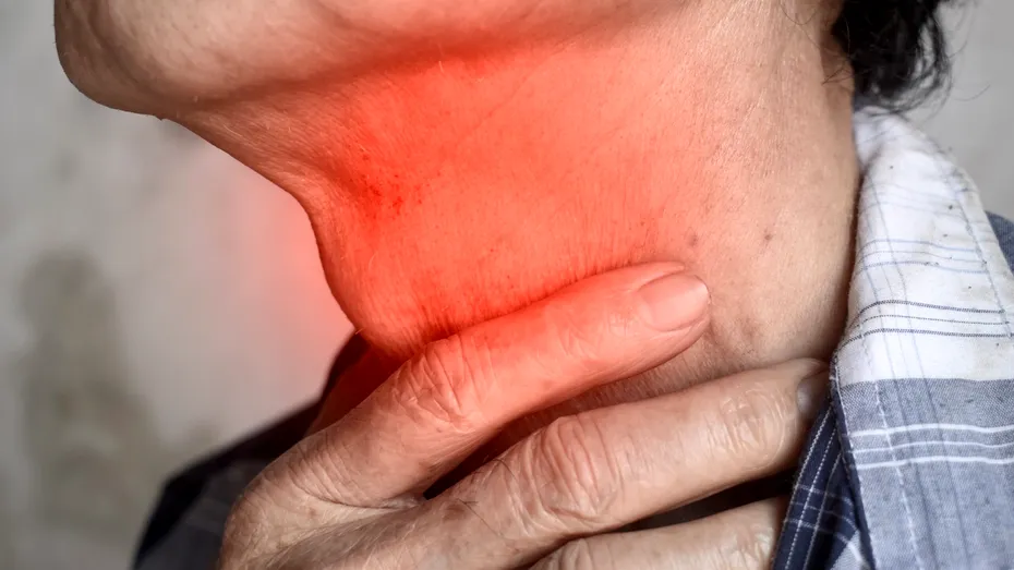 3 semne ale cancerului pe care le poți sesiza doar când mănânci sau bei