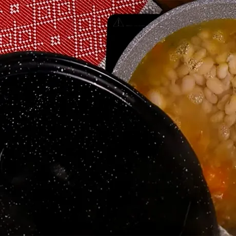 Care este condimentul care nu trebuie pus niciodată în ciorba de fasole. Îi strică tot gustul