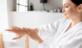 Mâini ca în tinerețe cu o mască făcută în casă. Uită de petele pigmentare și pielea ridată