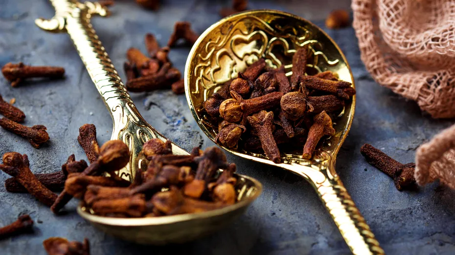 Condimentul care îți întărește imunitatea și te protejează de cele mai comune boli. Mestecă-l dimineața, pe stomacul gol!