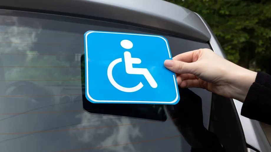 Câți bani vor primi persoanele cu handicap pe cardul de carburant! Ce acte sunt necesare să beneficiezi de ajutor