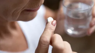 Vitamina D ieftină ar putea „tăia” riscul de Alzheimer: ce arată ultimele cercetări