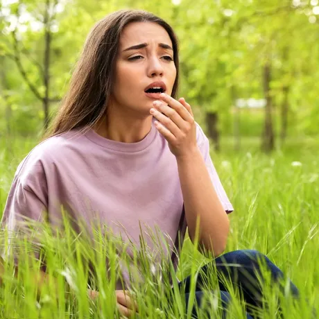 Simți că nu respiri corect, lăcrimezi fără un motiv anume și ai mereu nasul înfundat – care e problema?