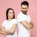 Când „am nevoie de spațiu” este sănătos și când poate ascunde o problemă în relație