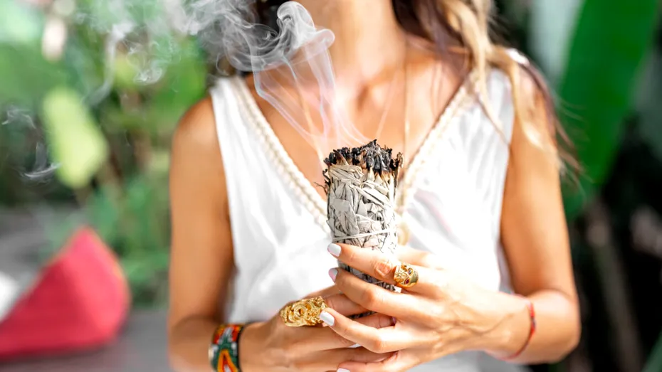 Planta aromatică care purifică locuința și alungă toate energiile negative. Cum să o folosești?