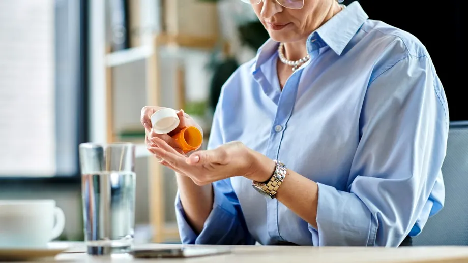 Persoanele care iau warfarină trebuie să fie atente la alimentele bogate în vitamina K