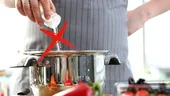 Cu ce să înlocuiești sarea, dacă faci ciorbă și ai rămas fără. Care este cea mai bună opțiune