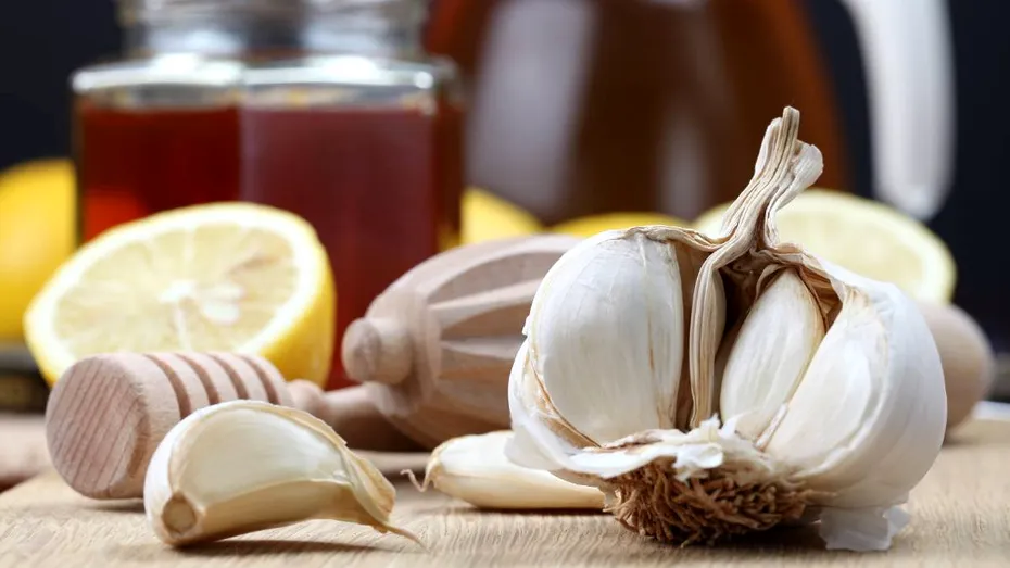 Trucul unui specialist în epidemiologie pentru a reduce durata și severitatea răcelilor. De ce nu funcționează consumul de usturoi crud și cum să blochezi virusurile, de fapt