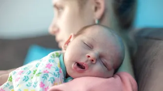5 probleme de sănătate după naștere pe care proaspetele mame le ignoră. Medicul avertizează: „Nu sunt simptome pe care trebuie să le suportați”