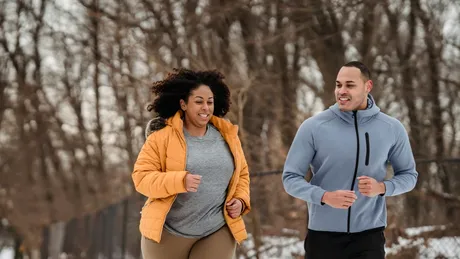 De ce bărbații trebuie să facă de două ori mai multă mișcare decât femeile. Recomandarea care ar putea salva vieți