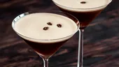 Espresso Martini: rețeta celui mai cool cocktail de vară