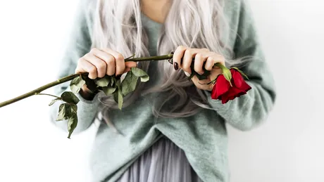 Cum învingem singurătatea de Ziua Îndrăgostiţilor? 5 sfaturi pentru a nu intra în depresie dacă eşti singur