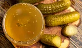 Cum să faci castraveți murați pentru iarnă, în stil bulgăresc. Așa obții o textură crocantă și o aromă intensă
