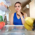 Mănânci puțin, dar foarte des? Cum poate afecta ronțăitul metabolismul