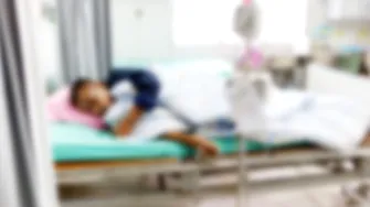 Caz șocant într-un spital din Satu Mare. Un bărbat a ajuns pe mâna unui medic ginecolog și a fost cusut cu o bucată de lemn în obraz