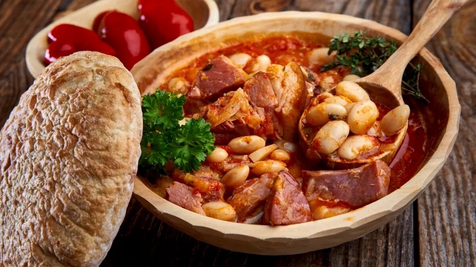Rețeta autentică de fasole cu ciolan! Gustul tradiției românești de 1 Decembrie