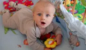 Ce și cum văd bebelușii în primele luni de viață? Răspund oftalmopediatrul și neonatologul