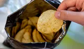 Biscuiții, chipsurile și mâncarea semi-preparată pot produce infarct miocardic și AVC