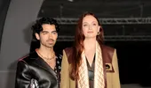 Joe Jonas și Sophie Turner au divorțat oficial, după numeroase bătălii în tribunal pentru custodia fiicelor lor