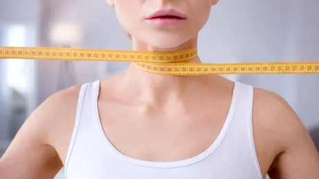 Cum să scapi rapid de grăsimea de pe gât. Metoda prin care să-ți poți subția gâtul, fără bisturiu