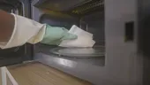 Cum să cureți rapid cuptorul cu microunde. Metoda simplă care elimină depunerile lipicioase