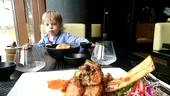 Cu copilul la restaurant sau nu?