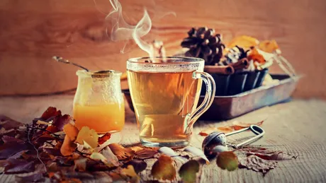 De ce nu e bine să pui miere în ceaiul fierbinte