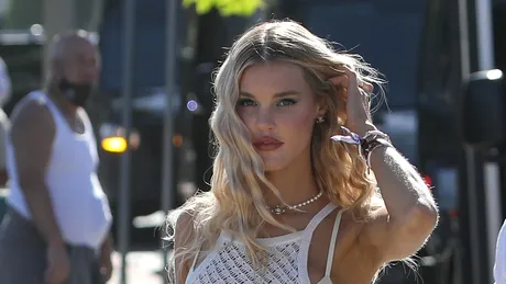 Joy Corrigan, un model lipsit de inhibiții. Cum se îmbracă atunci când iese la restaurant