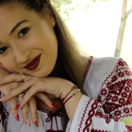 Doliu în folclorul românesc. Andreea Micu a murit la doar 17 ani, după ce a suferit un AVC înainte de a urca pe scenă