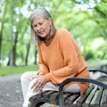 De ce se reactivează durerile articulare când se schimbă vremea! Legătura cu frigul și presiunea atmosferică