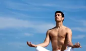 Top 4 motive pentru care şi bărbaţii ar trebui să practice yoga – GALERIE FOTO