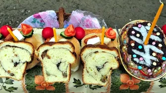 Sâmbăta Morților 2026. Ce e obligatoriu să facă credincioșii și ce alimente se împart