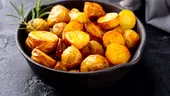 Cum prepari cartofi perfect rumeniți la cuptor. Vor avea o crustă crocantă și un gust delicios