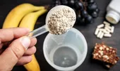 Creatina nu este doar pentru sportivi. Beneficiile surprinzătoare pentru creier și metabolism