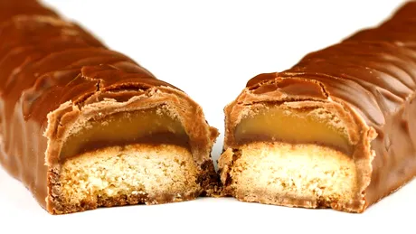 Cum să faci acasă batoane Twix fără zahăr. Cea mai simplă rețetă, din patru ingrediente