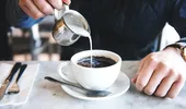Ce beneficiu ar putea avea un strop de lapte în cafea?