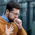 De ce răcim mai des toamna și cum ajung virusurile să se răspândească mai ușor