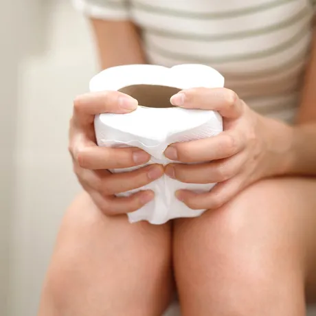 Cele mai bune alimente pentru ameliorarea constipației cronice: noile recomandări nutriționale