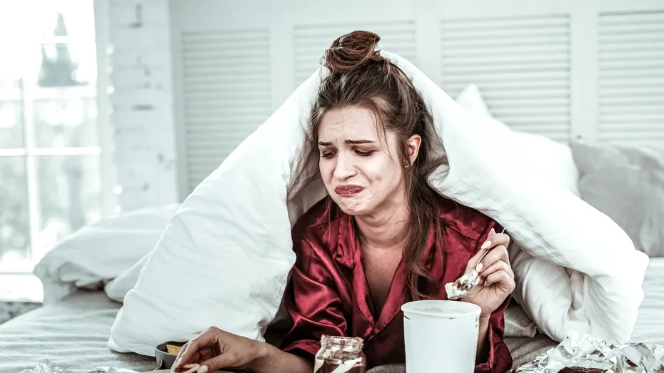 Nevoile emoționale, „tratate” cu mâncare. Diferența dintre foamea reală versus foamea pe fond de stres