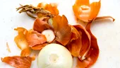 Nu mai arunca cojile de ceapă! Cum să le transformi într-un toner împotriva căderii părului