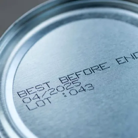 Este sigur să mănânci alimente după data de expirare? Diferența dintre „a se consuma până la” și „a se consuma de preferință înainte de”