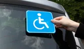 Câți bani vor primi persoanele cu handicap pe cardul de carburant! Ce acte sunt necesare să beneficiezi de ajutor