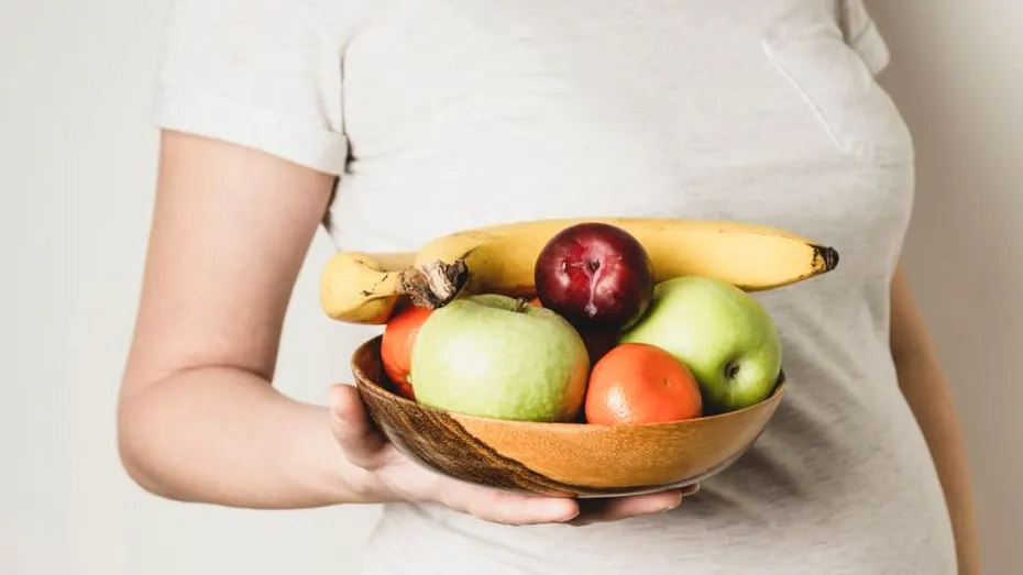 5 fructe recomandate în sarcină. Ce beneficii au pentru gravidă şi pentru făt