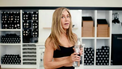 Jennifer Aniston dezvăluie secretul formei sale fizice la 57 de ani: „Mai simplu este mai bine”